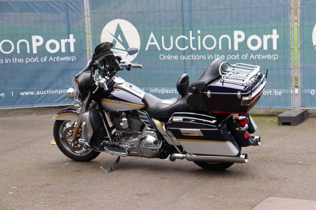Harley-Davidson ULTRA CLASSIC CVO Petrol 2012 (Margin)