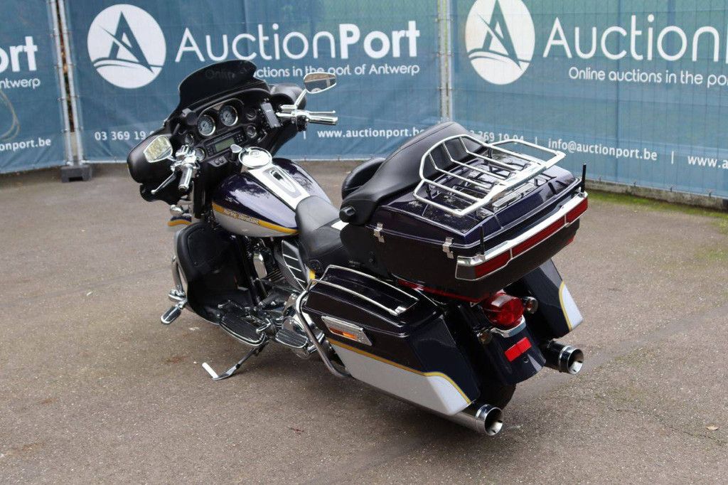 Harley-Davidson ULTRA CLASSIC CVO Petrol 2012 (Margin)