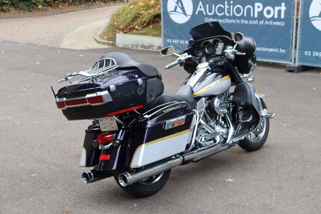 Harley-Davidson ULTRA CLASSIC CVO Petrol 2012 (Margin)