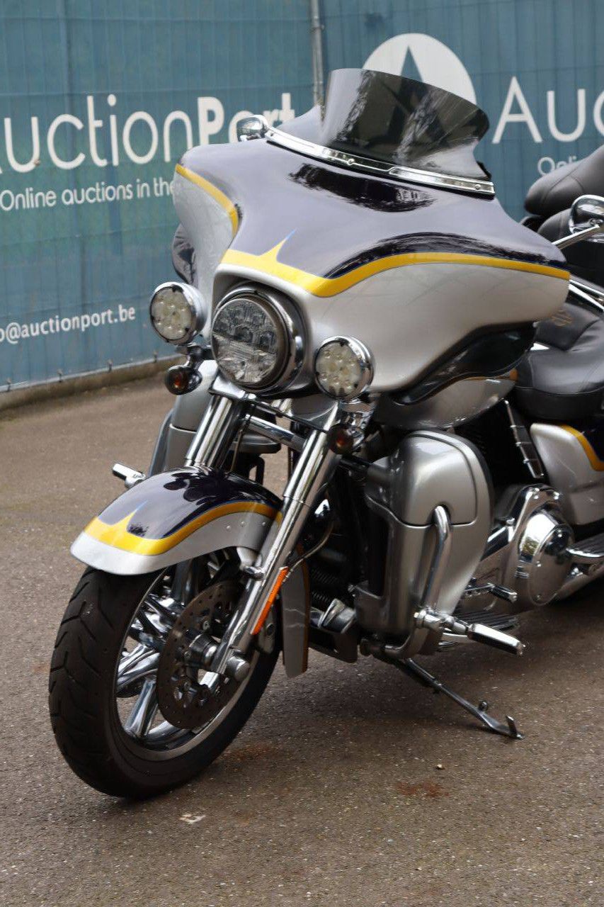Harley-Davidson ULTRA CLASSIC CVO Petrol 2012 (Margin)