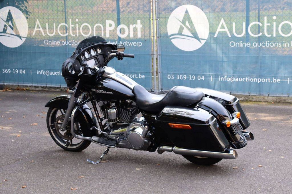 Harley-Davidson Street Glide Benzine 2014