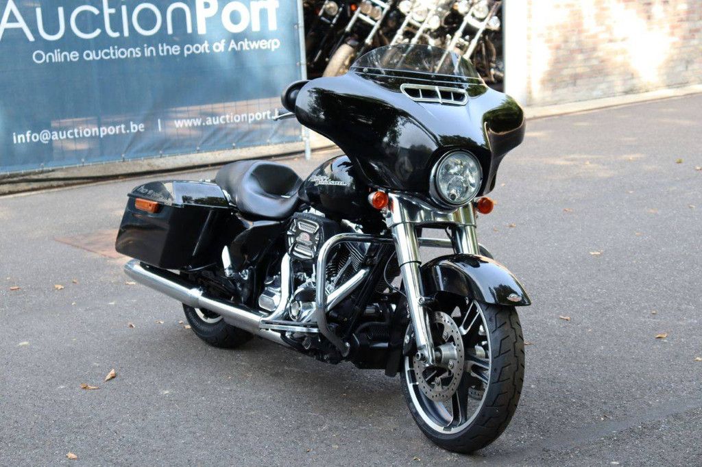 Harley-Davidson Street Glide Benzine 2014
