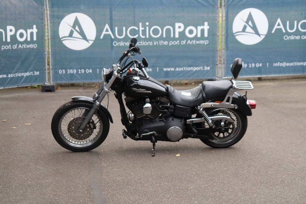 Harley-Davidson Dyna Street Bob Benzine 2008