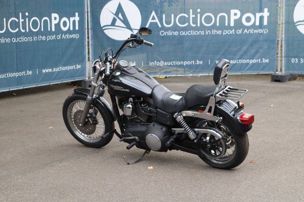 Harley-Davidson Dyna Street Bob Benzine 2008