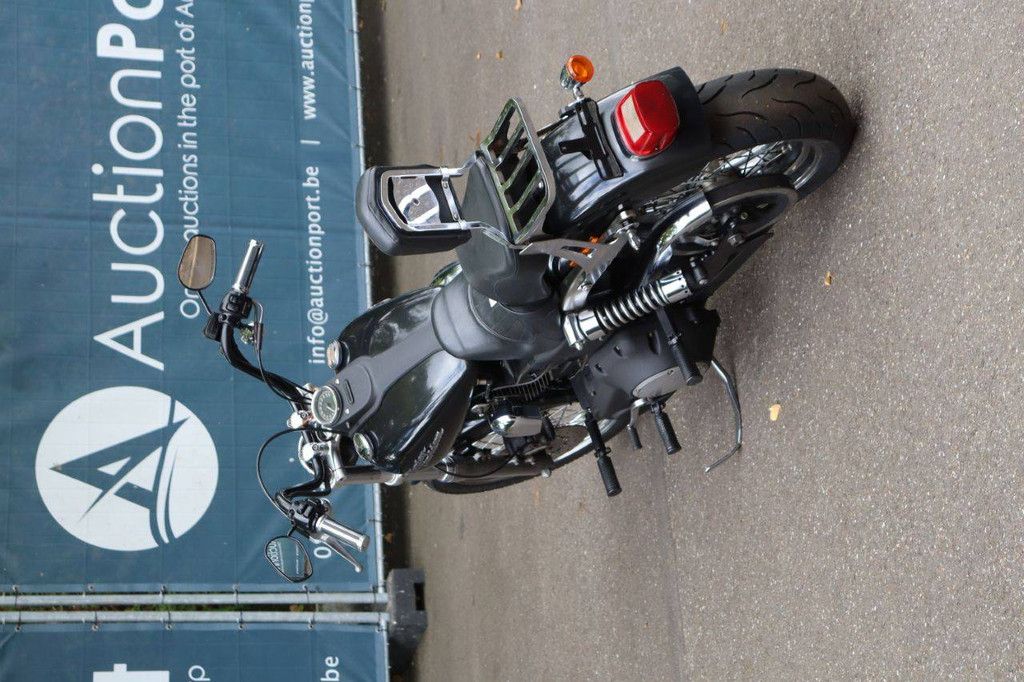 Harley-Davidson Dyna Street Bob Benzine 2008