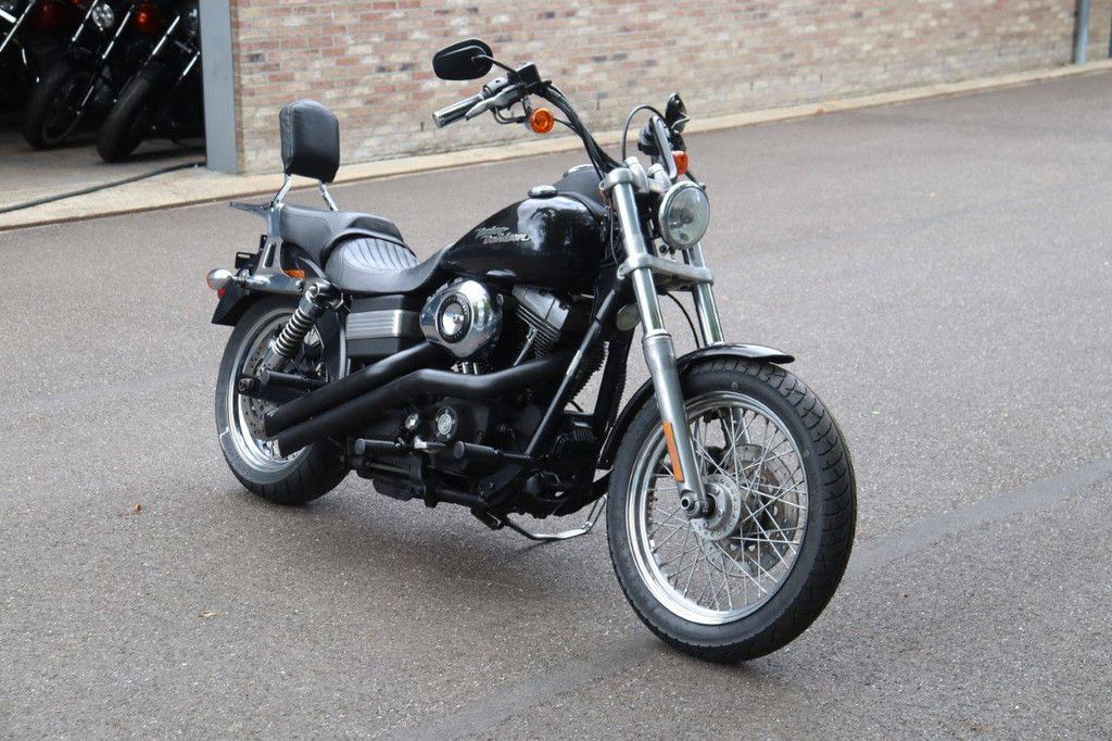 Harley-Davidson Dyna Street Bob Benzine 2008