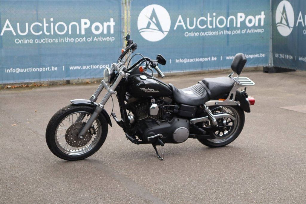 Harley-Davidson Dyna Street Bob Benzine 2008