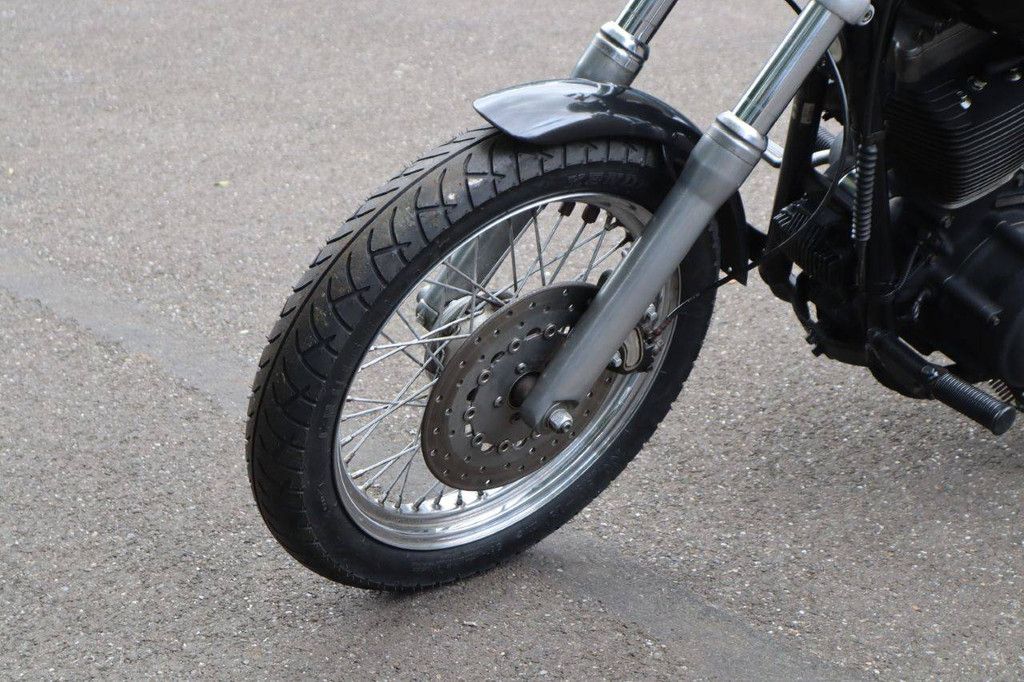 Harley-Davidson Dyna Street Bob Benzine 2008