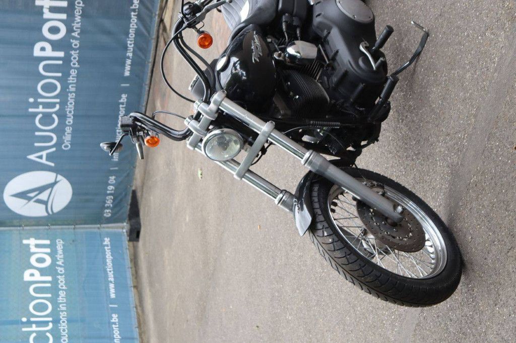 Harley-Davidson Dyna Street Bob Benzine 2008