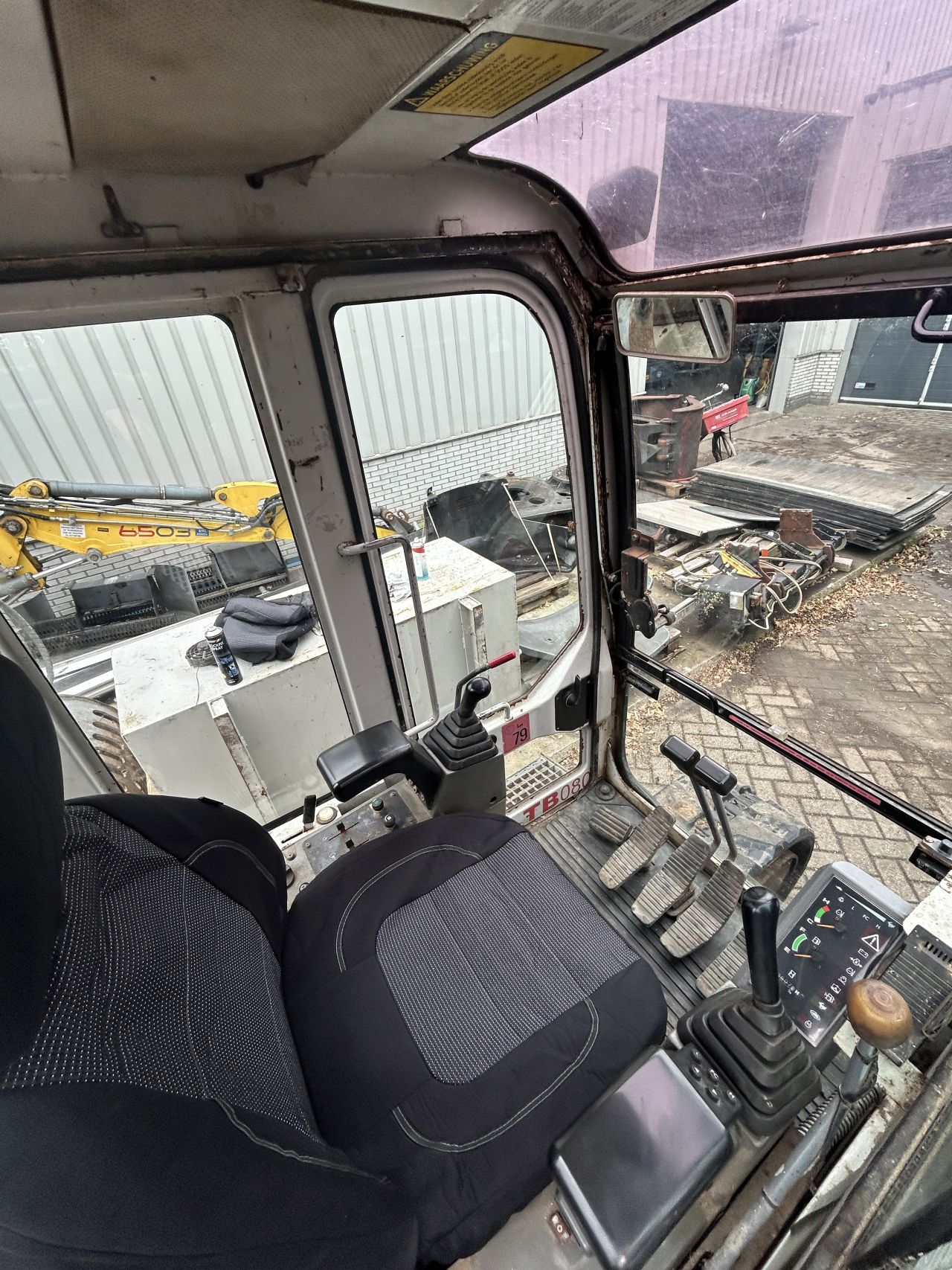 7 tons graafmachine met maaikorffunctie - Takeuchi TB070