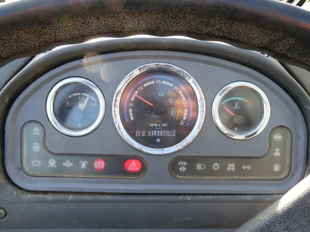 Deutz Agrokid 230 4wd / 02850 Draaiuren / Voorlader