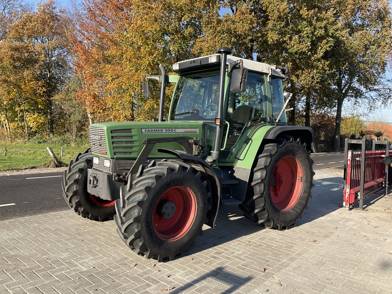 Fendt 309c turbomatik met mailleux mx 100 frontlader