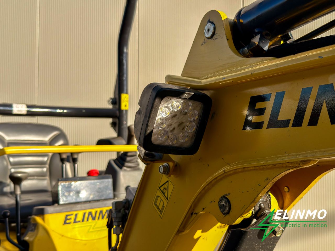 Elinmo ED12 | Elektrische minigraver, wisselbare accutechniek