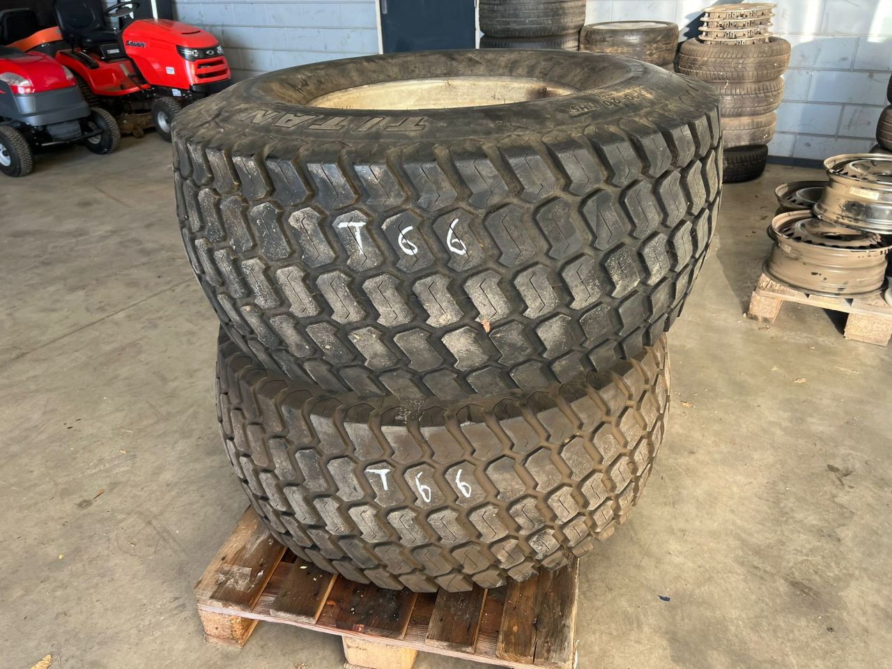 Titan Multitrac CS 44 x 18.00 x 20 banden