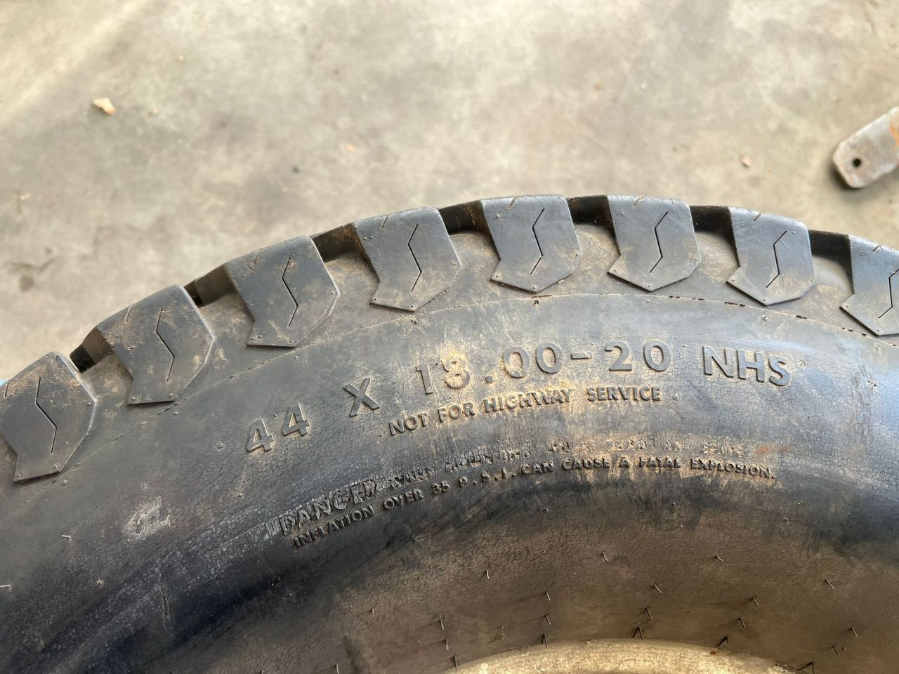 Titan Multitrac CS 44 x 18.00 x 20 banden