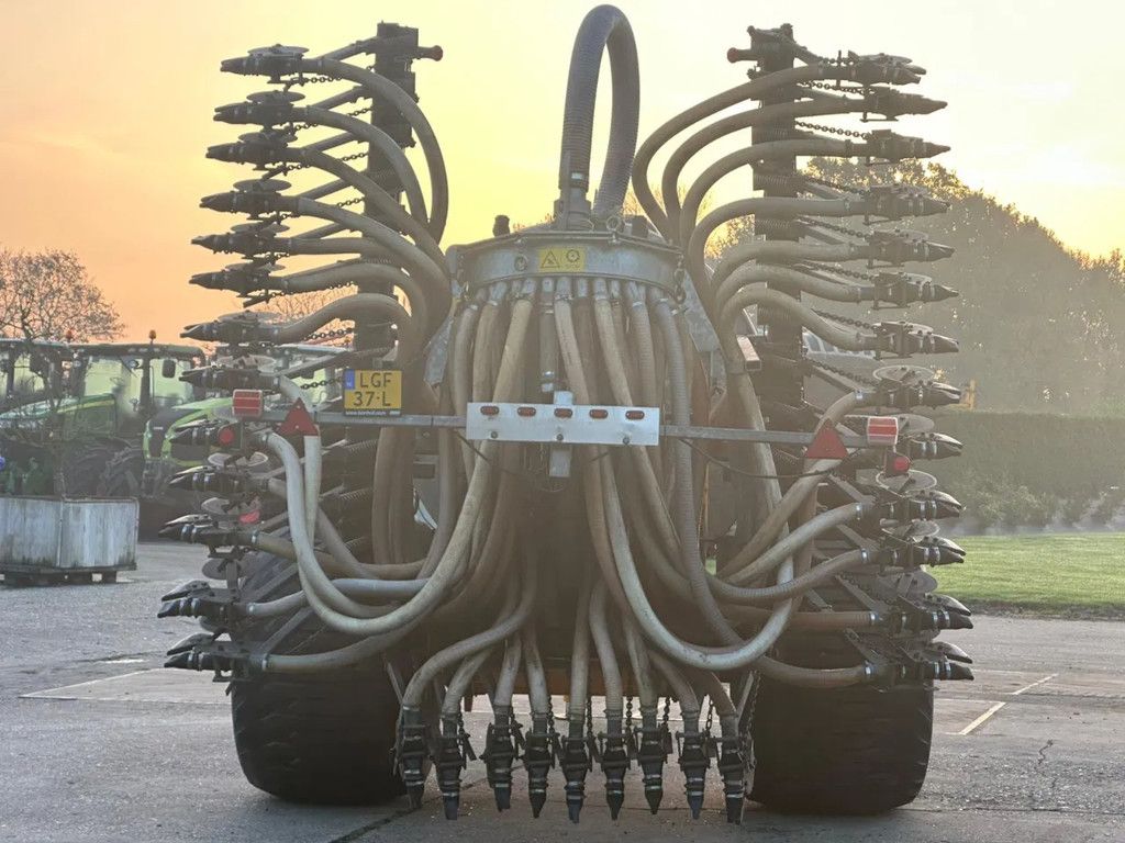 Veenhuis VMB 7500 + bemester slootsmid