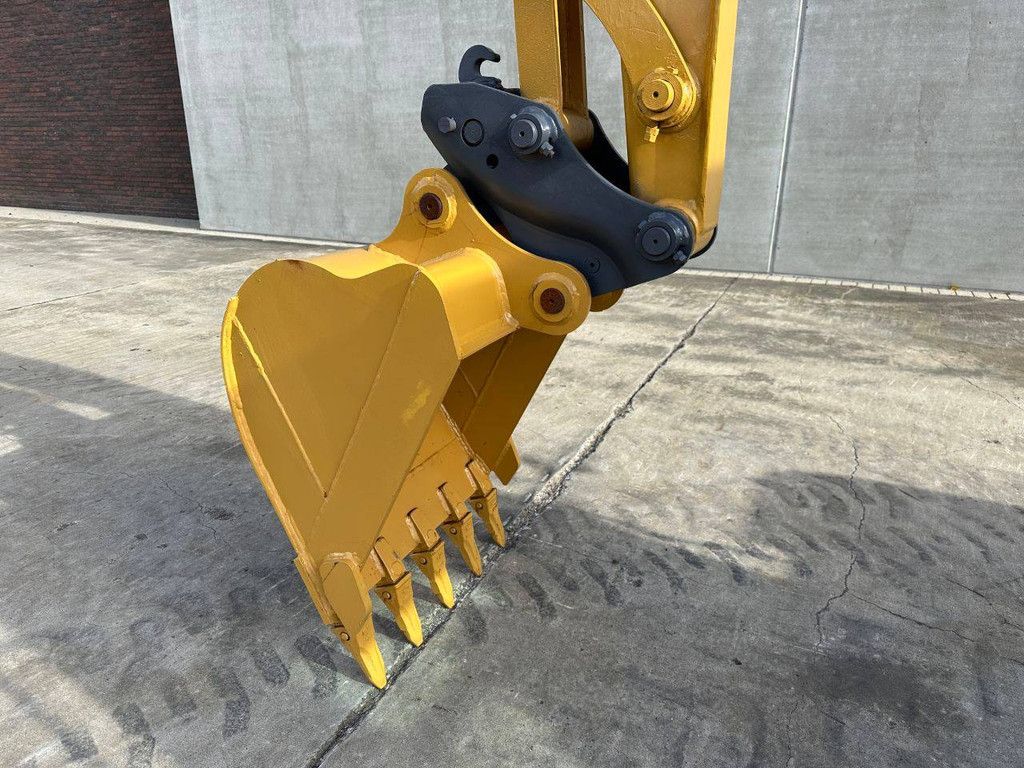 Crawler excavator Caterpillar 305.5E2 Diesel 2017