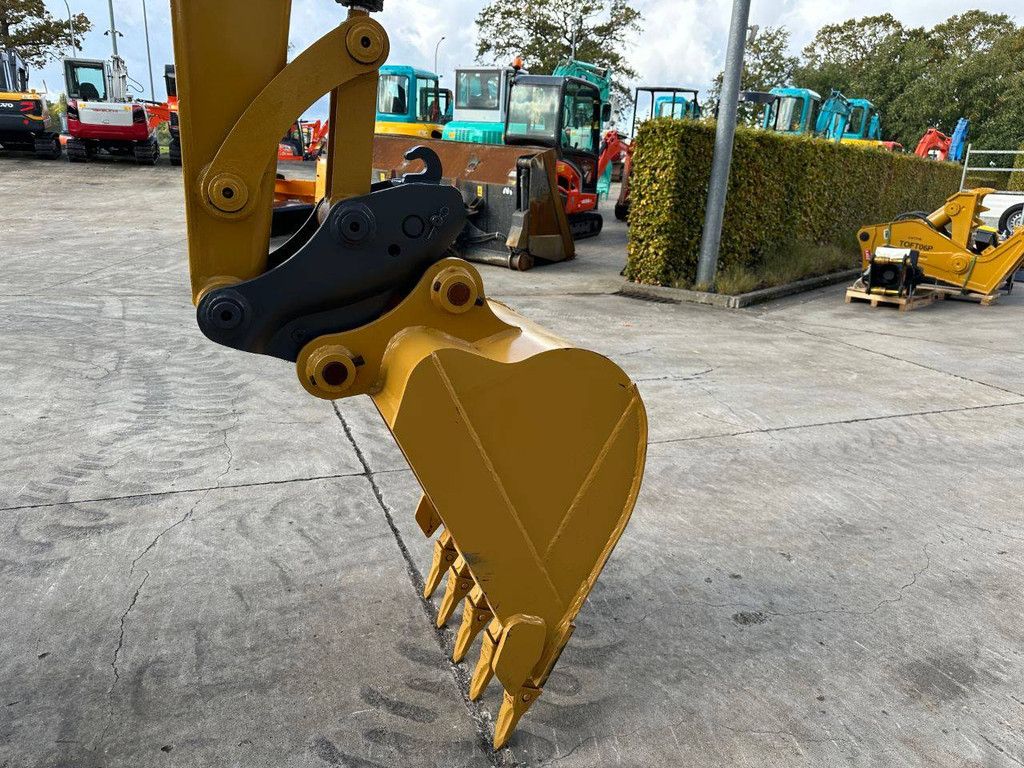 Crawler excavator Caterpillar 305.5E2 Diesel 2017