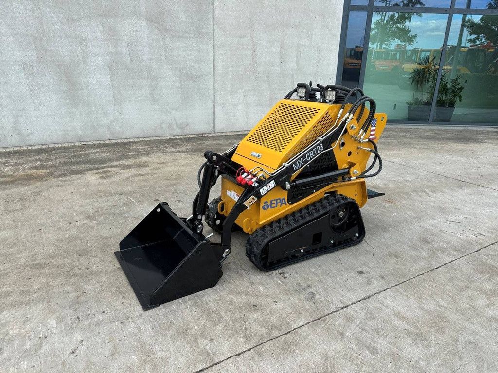 Kompaktlader AGT MX-CRT23 Benzin 2025 mit Pelican-Schaufel GIYI X-PG44C Neu