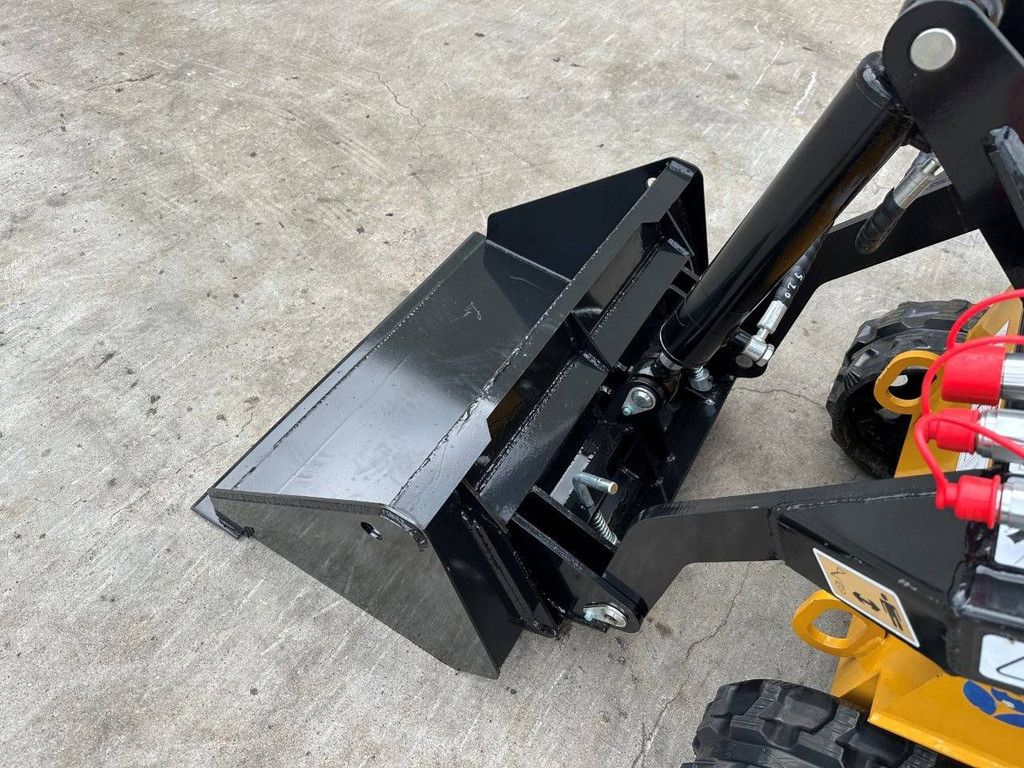 Kompaktlader AGT MX-CRT23 Benzin 2025 mit Pelican-Schaufel GIYI X-PG44C Neu