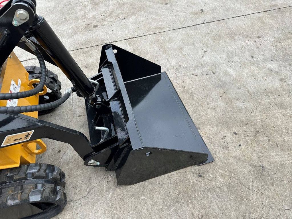 Kompaktlader AGT MX-CRT23 Benzin 2025 mit Pelican-Schaufel GIYI X-PG44C Neu