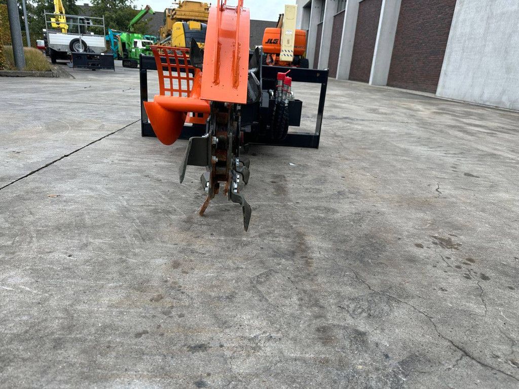 Der zukünftige FT-Y TC38 2024 Grabenfräser ist neu für Kompaktlader.