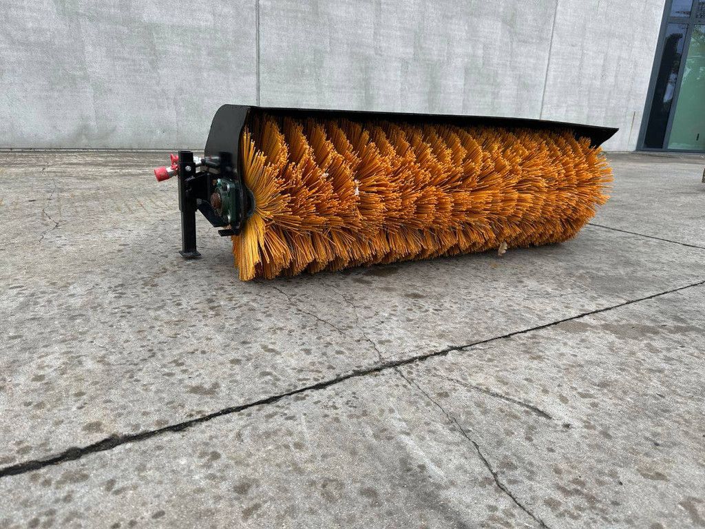 Borstel Future FT-SE61 2024 Nieuw voor Schranklader