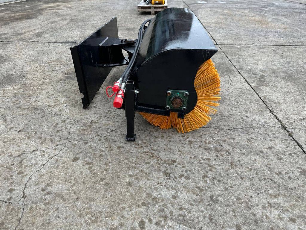 Borstel Future FT-SE61 2024 Nieuw voor Schranklader