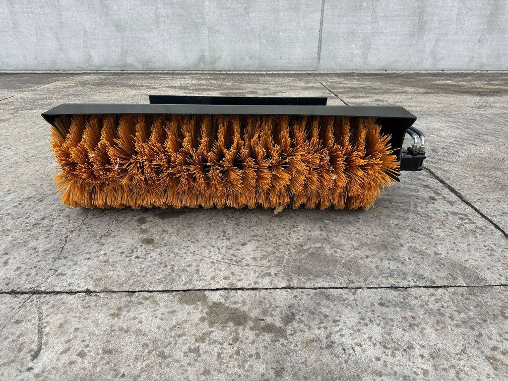 Borstel Future FT-SE61 2024 Nieuw voor Schranklader