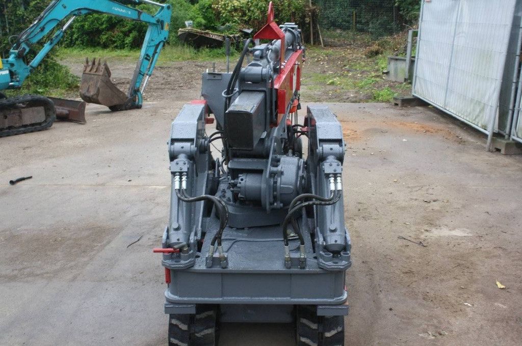 Takeuchi TC205 Petrol Crane 2000kg 7m