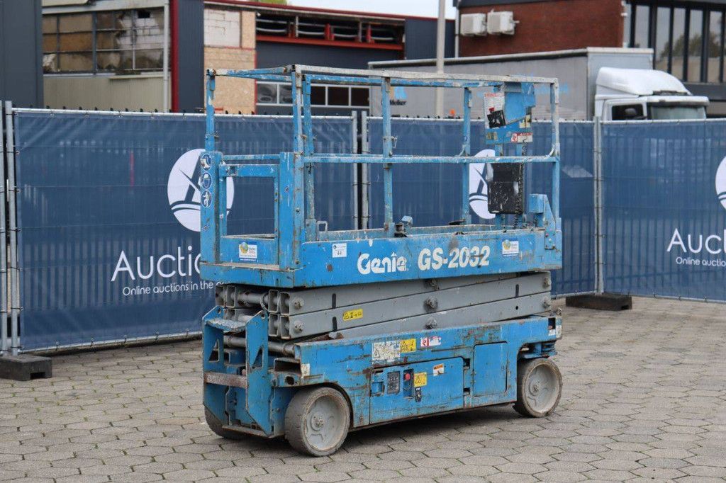Scissor lift Genie GS-2032 Electric 8.13m