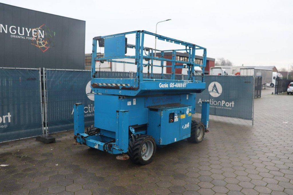Scissor lift Genie GS-4069 RT Diesel 14.12m