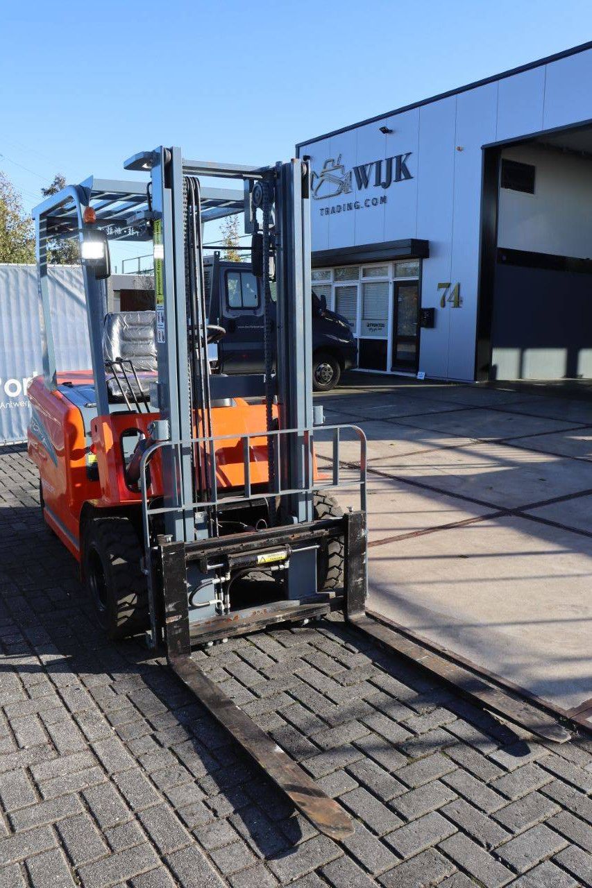 Forklift Freelift CMF20 Electric 2000kg 3.0m 2024