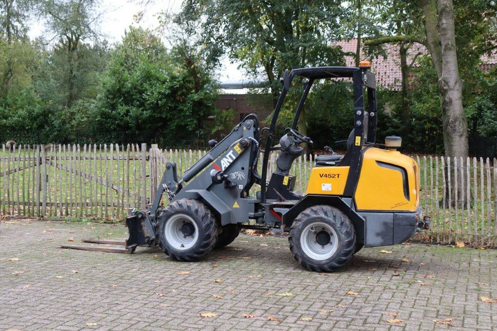 Articulated loader Giant V452T Diesel 33kW 2010