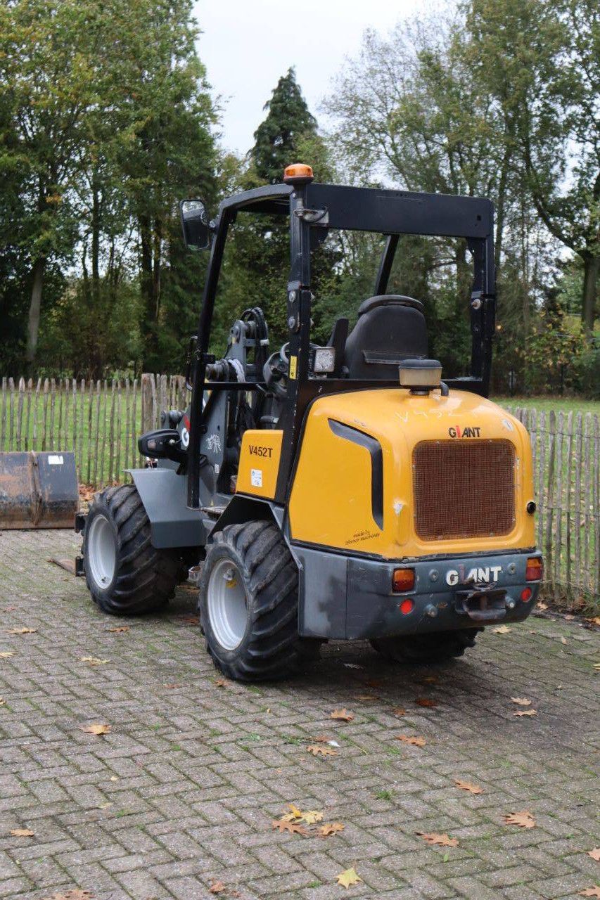 Articulated loader Giant V452T Diesel 33kW 2010