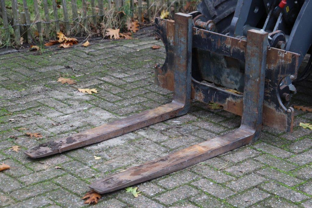 Articulated loader Giant V452T Diesel 33kW 2010