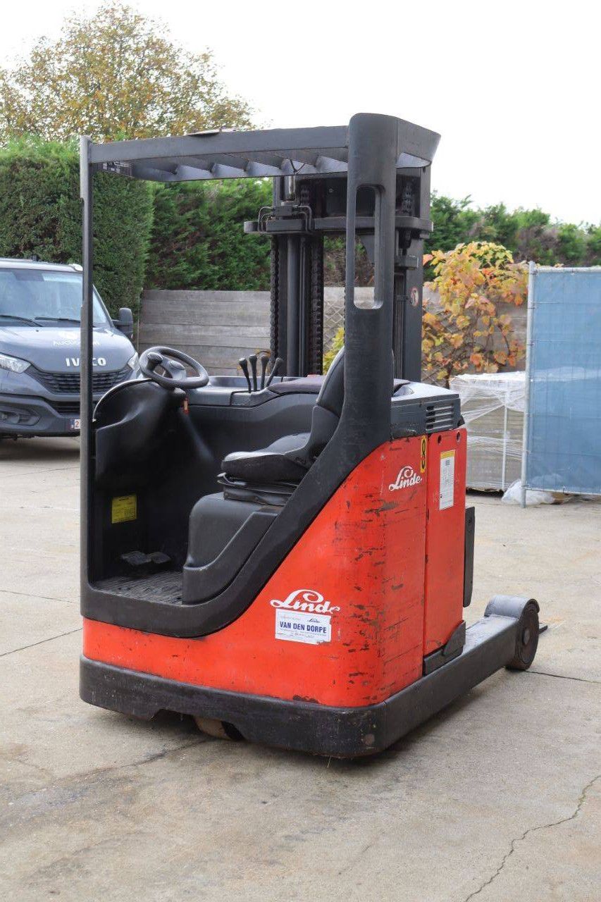 Reach truck Linde R16 Electric 1600kg 4.7m 1997