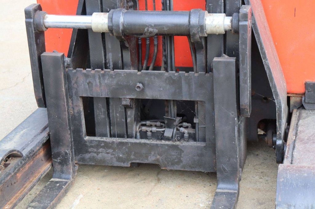 Reach truck Linde R16 Electric 1600kg 4.7m 1997