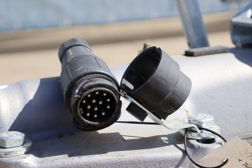 Kippbarer Autotransporter LKW 3000RT Neu