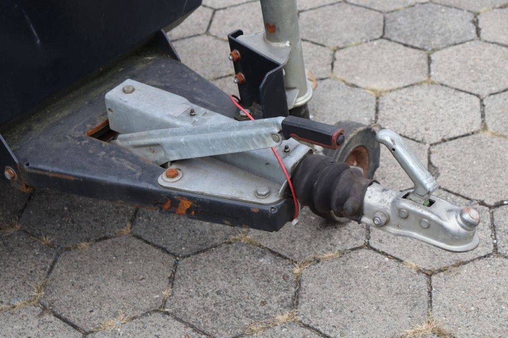 Light pole Towerlight VB-9 Petrol 2012