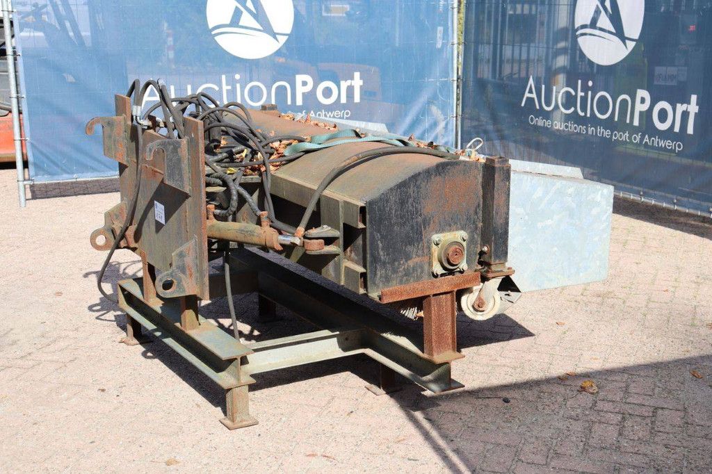 Sweeping brush attachment