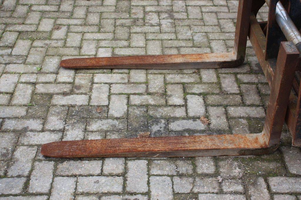 Manitou MLT627T Teleskoplader Diesel 74 kW 2700 kg 6 m 2006