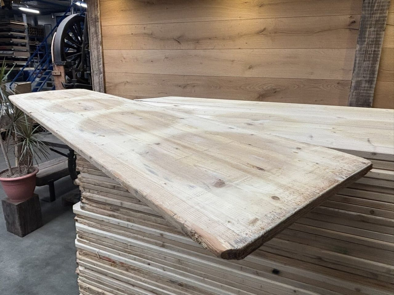 Oude en nieuwe vurenhouten kaasplanken Grote voorraad