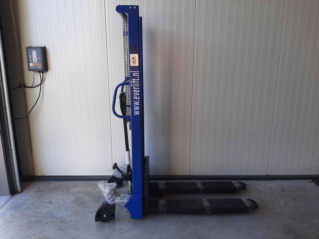 Handmatige stapelaar 1600 mm 1000 kg nieuw