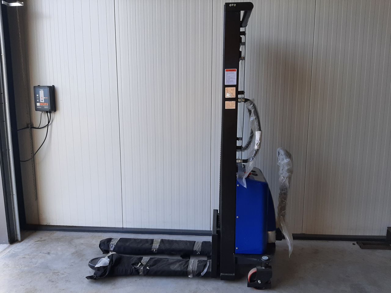 Semi elektrische stapelaar 3500 mm 1500 kg