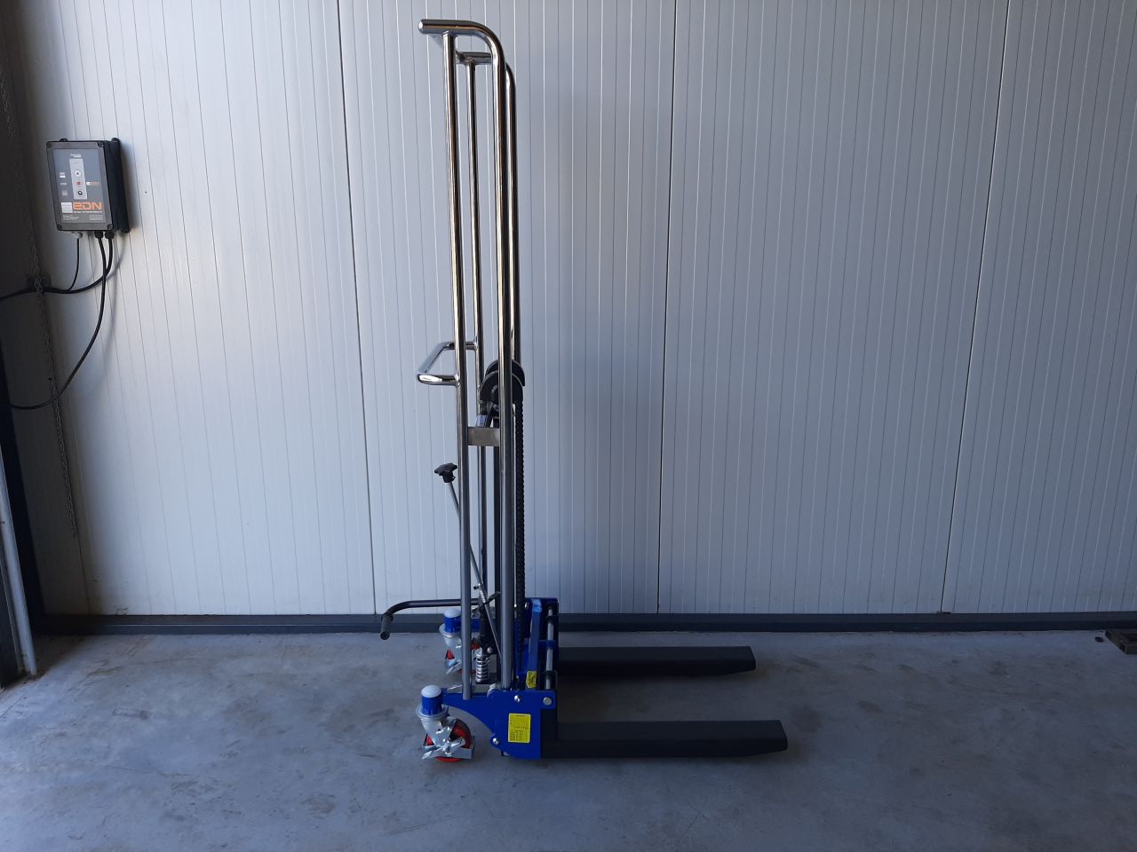 Lichtgewicht / mini stapelaar 1700 mm 400 kg