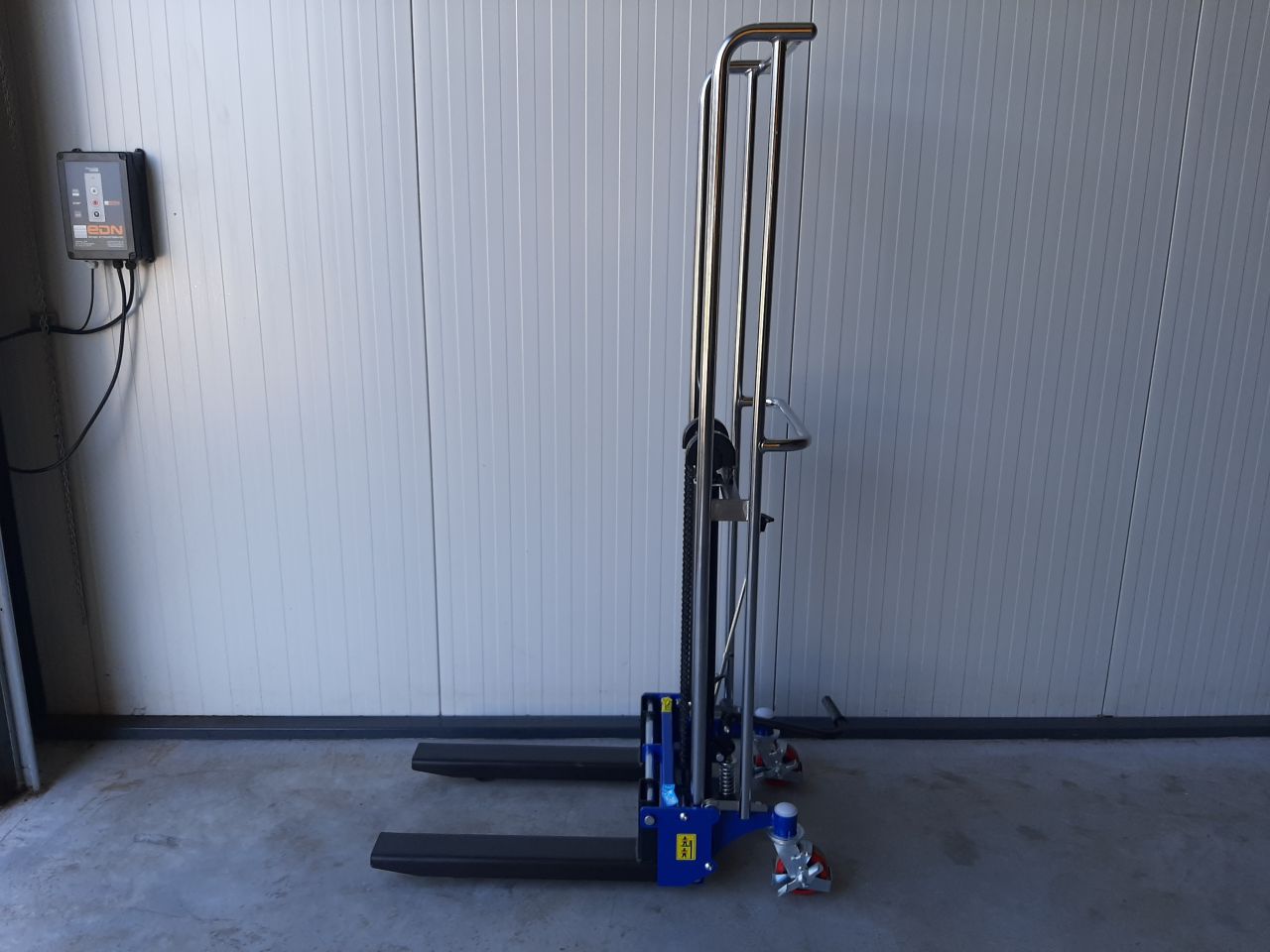 Lichtgewicht / mini stapelaar 1700 mm 400 kg