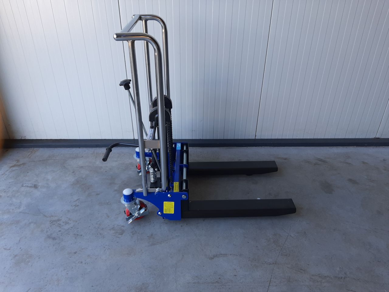 Lichtgewicht / mini stapelaar 850 mm 400 kg lepel lengte 64 cm