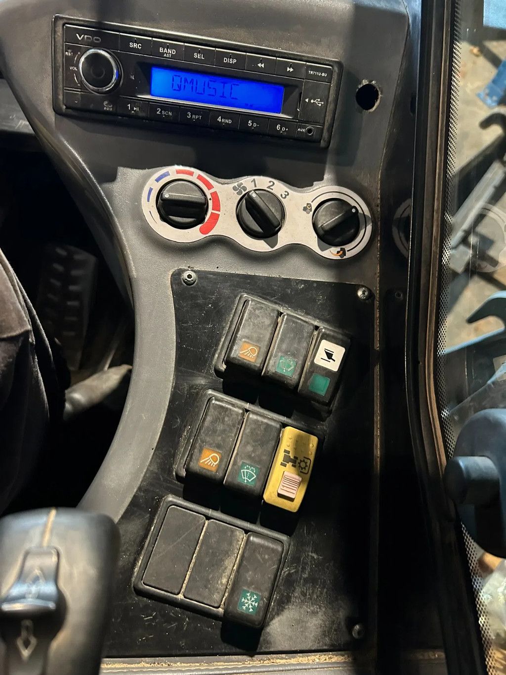 Giant V5003 X-tra HD