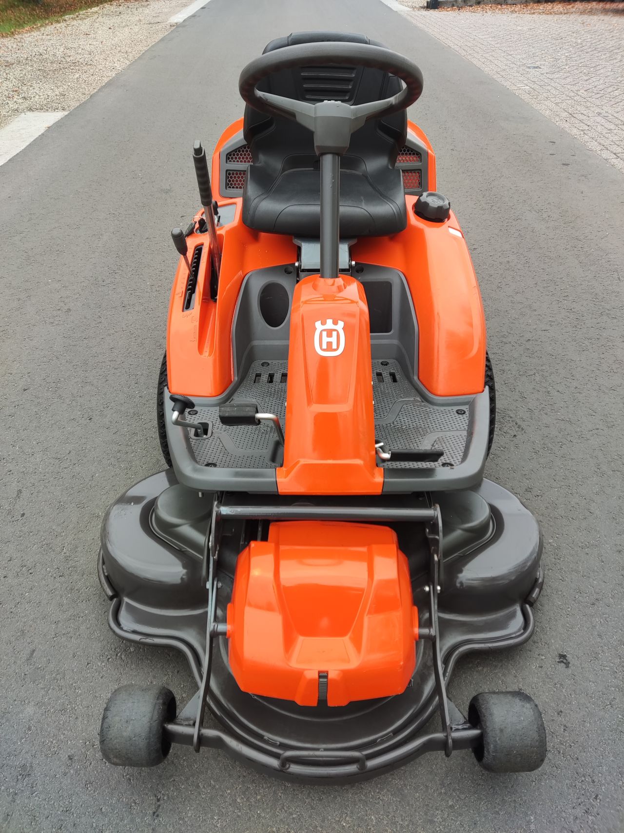 HUSQVARNA zitmaaier (type R216, B&S, 103 cm, hydro, i.z.g.s)